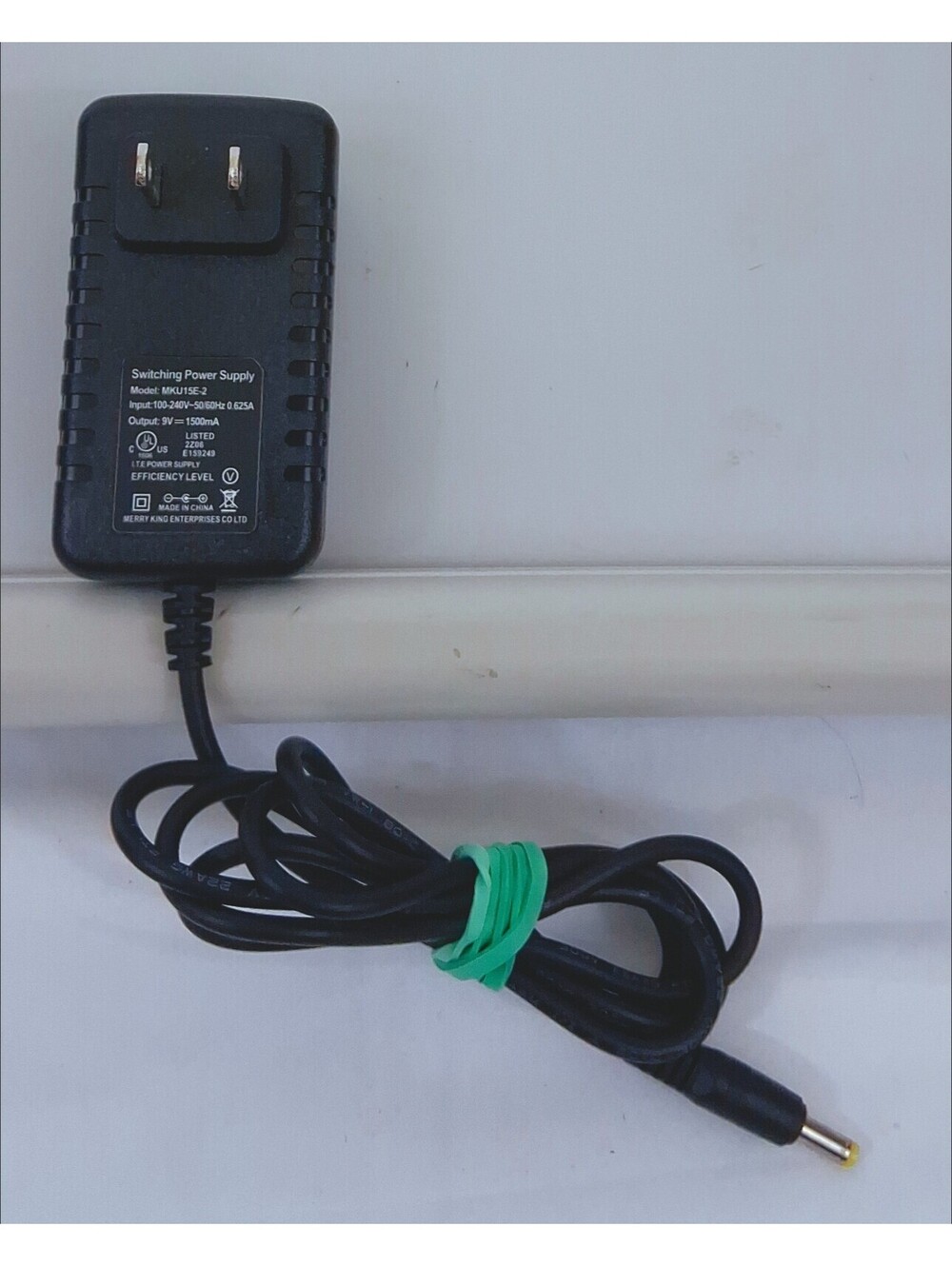 MERRY King Enterprises MKU15E-2 AC/DC Adapter In 100-240V Out 9V 1500mA TESTED